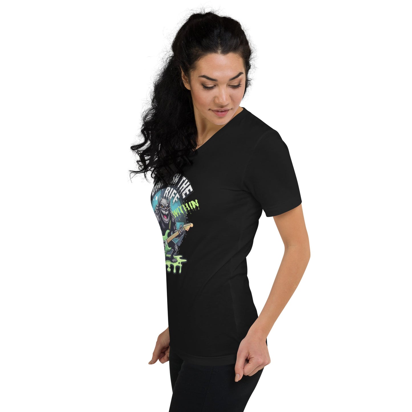 Unleash the Riff within 1 - T-Shirt mit V - Ausschnitt - Dax Metal Designs